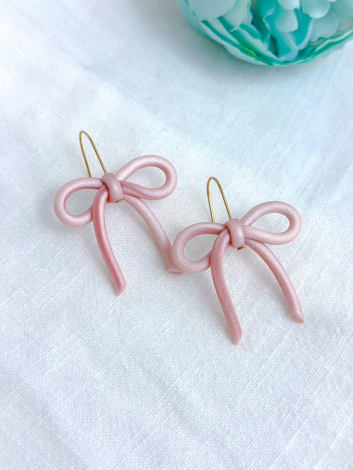 Droopy Bow Earrings