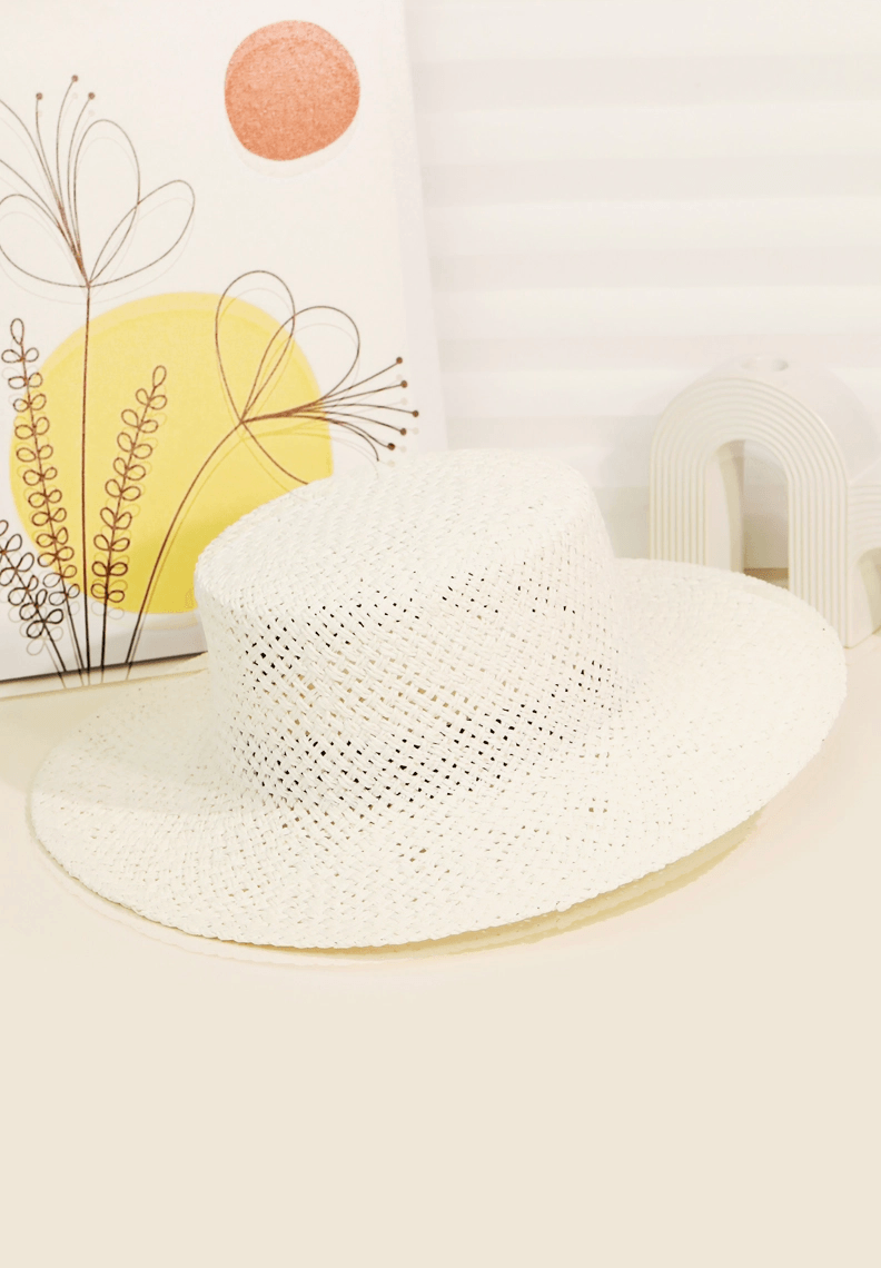 White Straw Beach Hat - Stylish and Lightweight Beach Hat, Perfect for Sun Protection and Completing Your Summer Look